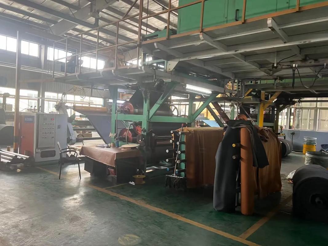 大鈺兩版機(jī),三版機(jī),定型機(jī) ,干法#現(xiàn)場(chǎng)實(shí)拍 #皮革機(jī)械設(shè)備 - 抖音